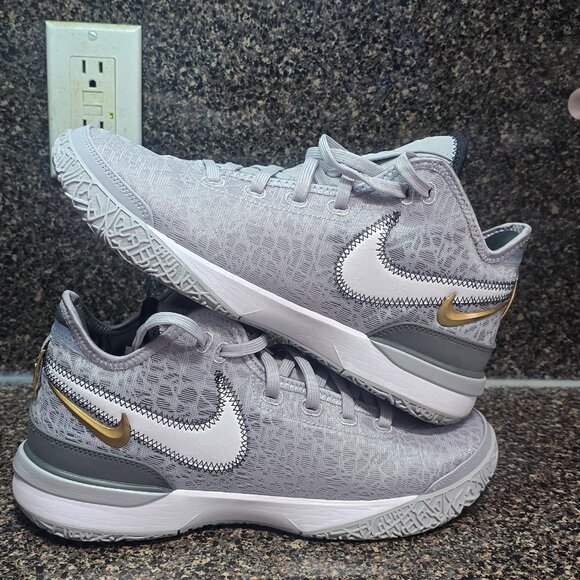 Zoom LeBron DO NOT BUY. NOT AVAILABLE - Picture 1 of 7